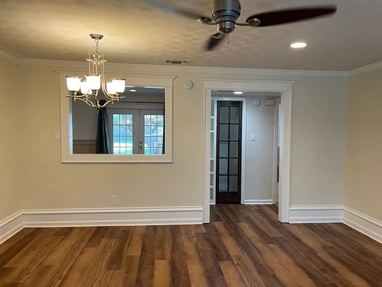 5719 Fairview Dr — Photo 3