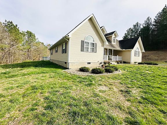 3rd image of 174 Collins Gibson Rd