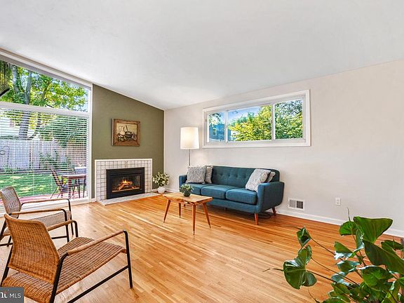 4th image of 3820 Denfeld Ave
