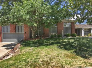 512 Country Club Rd, Salina, KS 67401