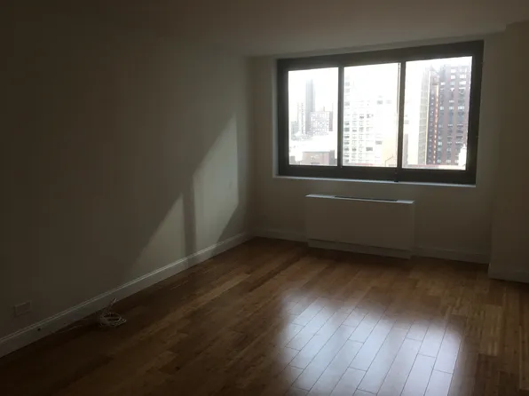 347 West 57th Street image 6 of 20