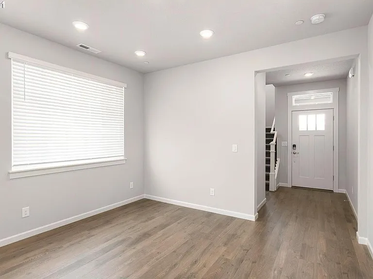 6742 N 89th Loop — Photo 3