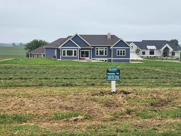 L134 Blue Victoria Drive #134, Sun Prairie, WI 53590