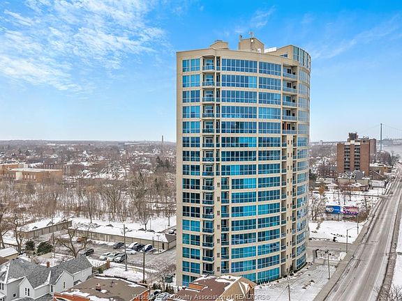 4th image of 1225 Riverside Dr W #703