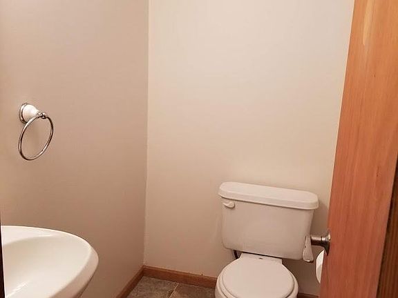 4th image of 832 Woodgate Dr #107