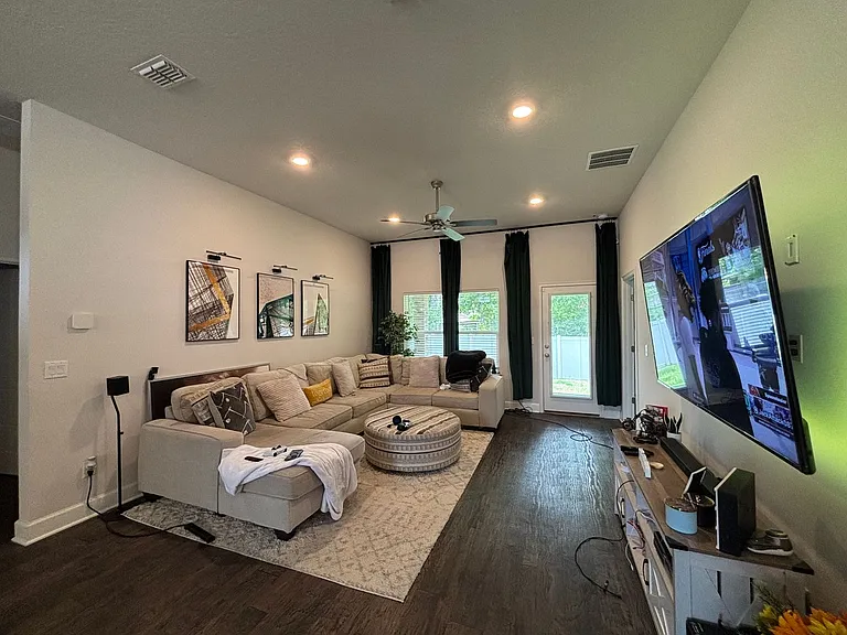 8112 Helmsley Blvd — Photo 8