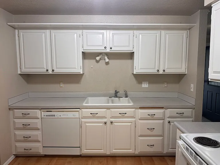 5303 N Sky Vista Ave — Photo 11