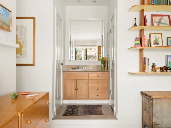 205 West 89th Street image 8 of 19