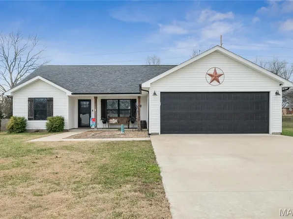 111 Elm St, Benton, MO 63736