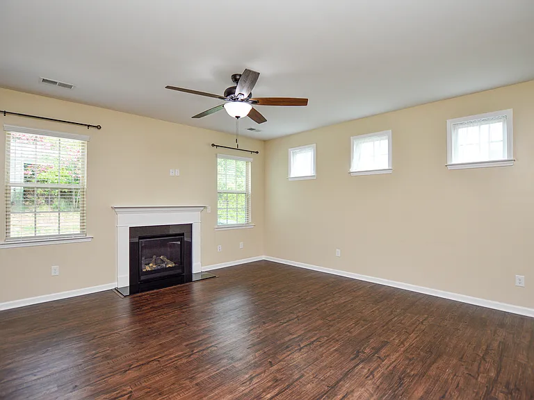 2037 Ice Lake Ct — Photo 8