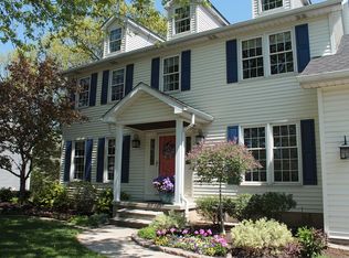152 Britannia Dr, East Amherst, NY 14051