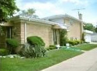 8233 Kolmar Ave, Skokie, IL 60076