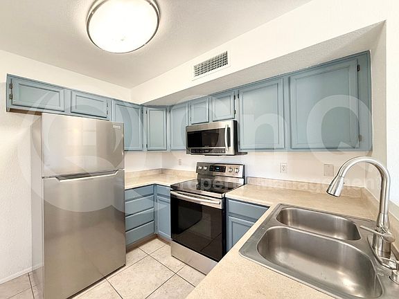 3rd image of 3806 W Cielo Grande