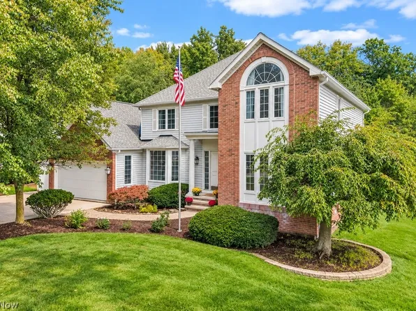 33855 Rosewood Trl, Willoughby Hills, OH 44094