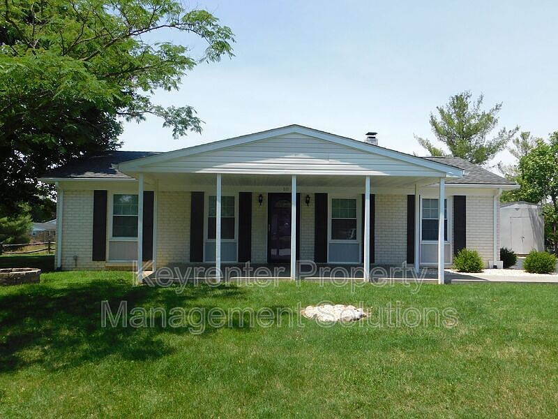 1st image of 10 Eastgate Dr