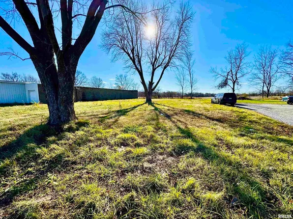 2545 State Highway 17 Hwy, Viola, IL 61486