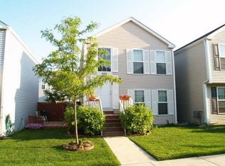 809 Serendipity Dr, Aurora, IL 60504