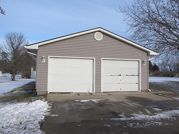5th image of 602 N Shore Dr