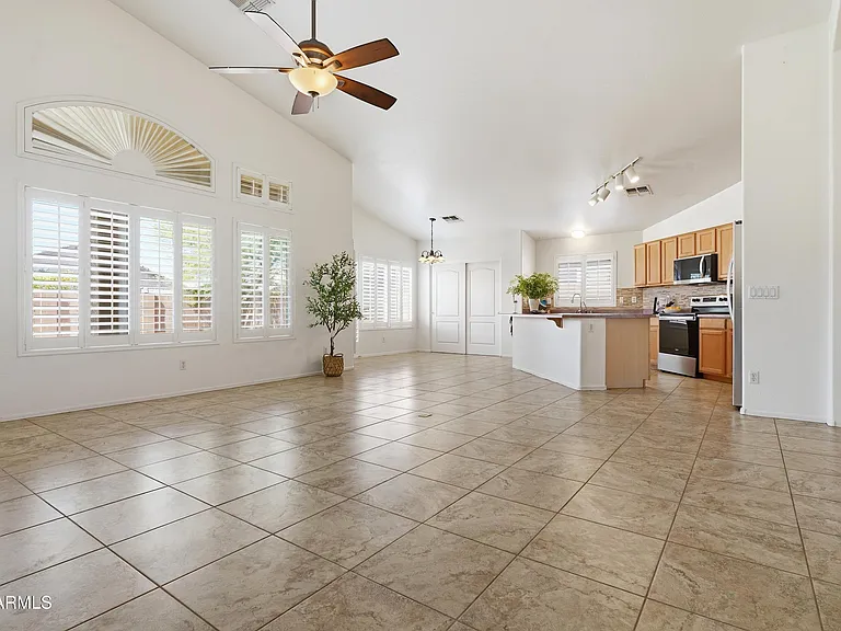 4441 E Cottonwood Ln — Photo 8