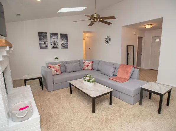 541 E Pine Ridge Dr, Westfield, IN 46074