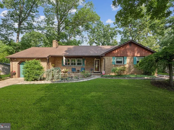 102 Walnut Ave, Marlton, NJ 08053