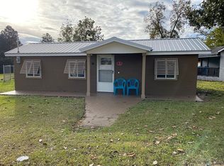 106 NE Railroad Ave, Lyons, GA 30436