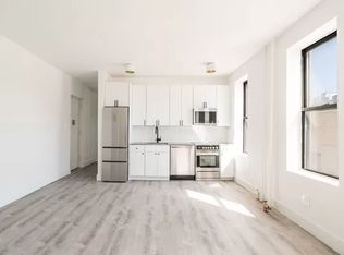 30-44 32nd St #C3, Astoria, NY 11102