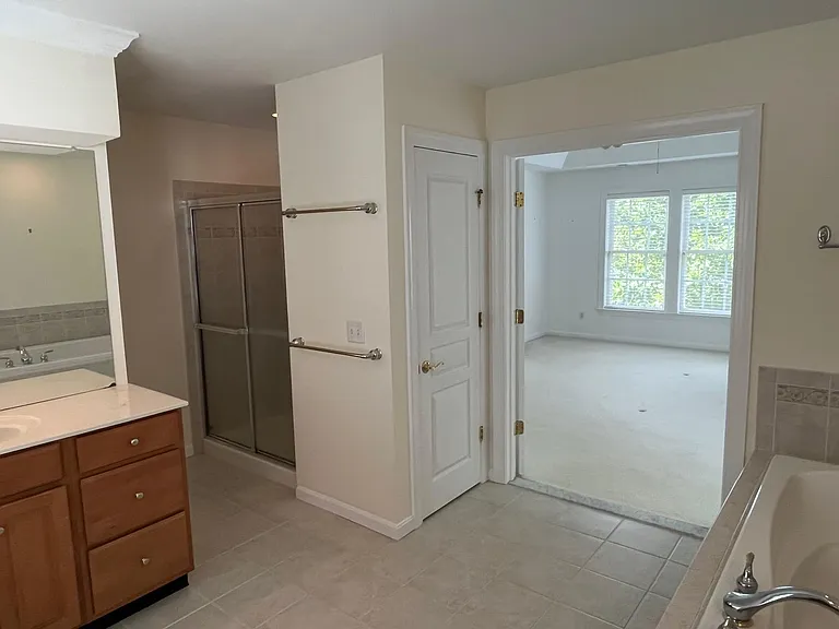 304 Arthur Ct #304 — Photo 40
