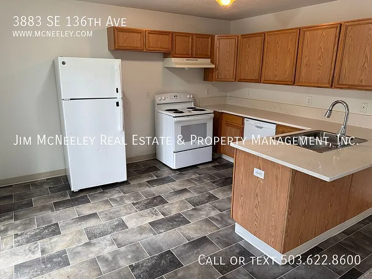 3883 SE 136th Ave — Photo 2