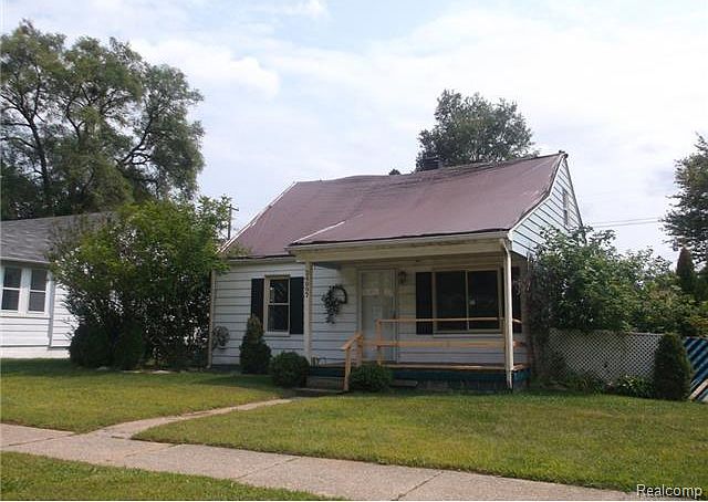 2nd image of 24097 Annapolis St