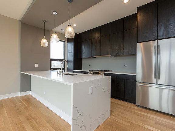 3rd image of 1203 W Superior St #2B