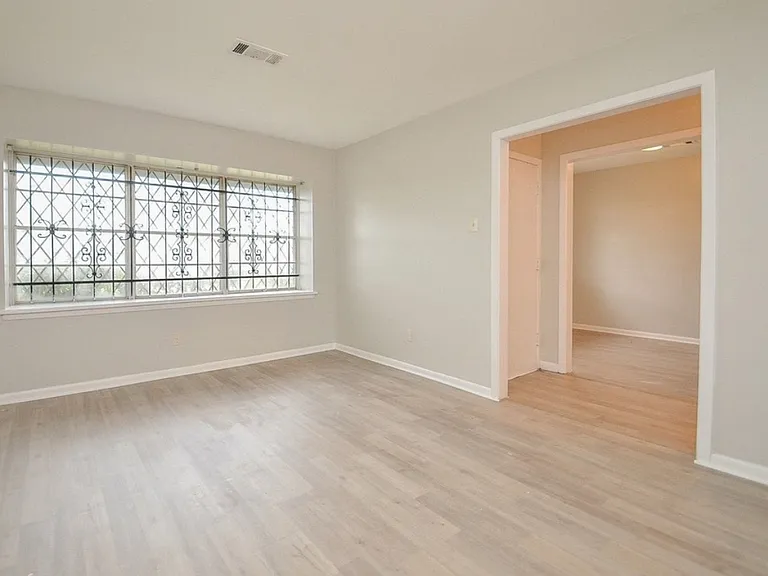 5243 Greylog Dr — Photo 5