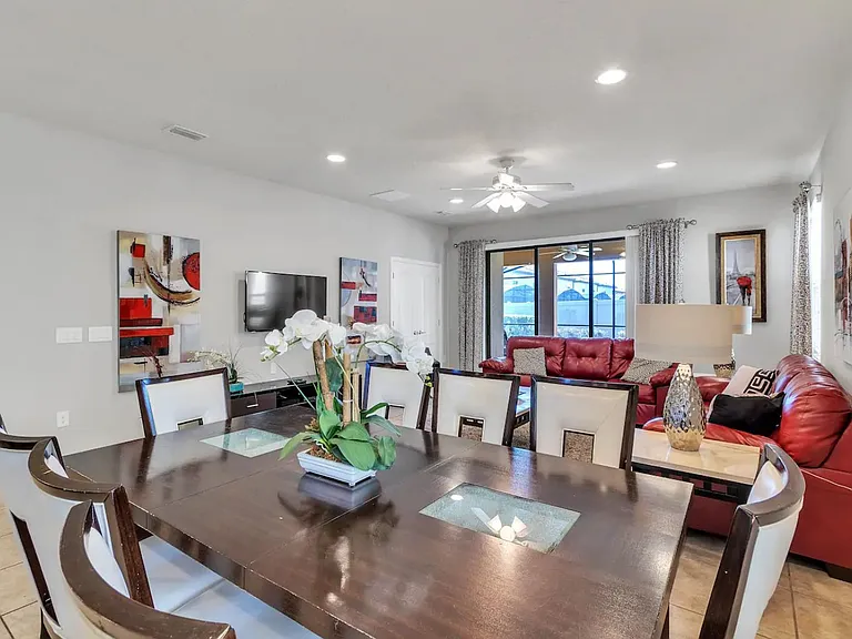 8916 Rhodes St — Photo 5