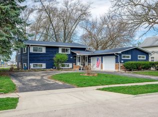 255 Mason Ct, Sycamore, IL 60178