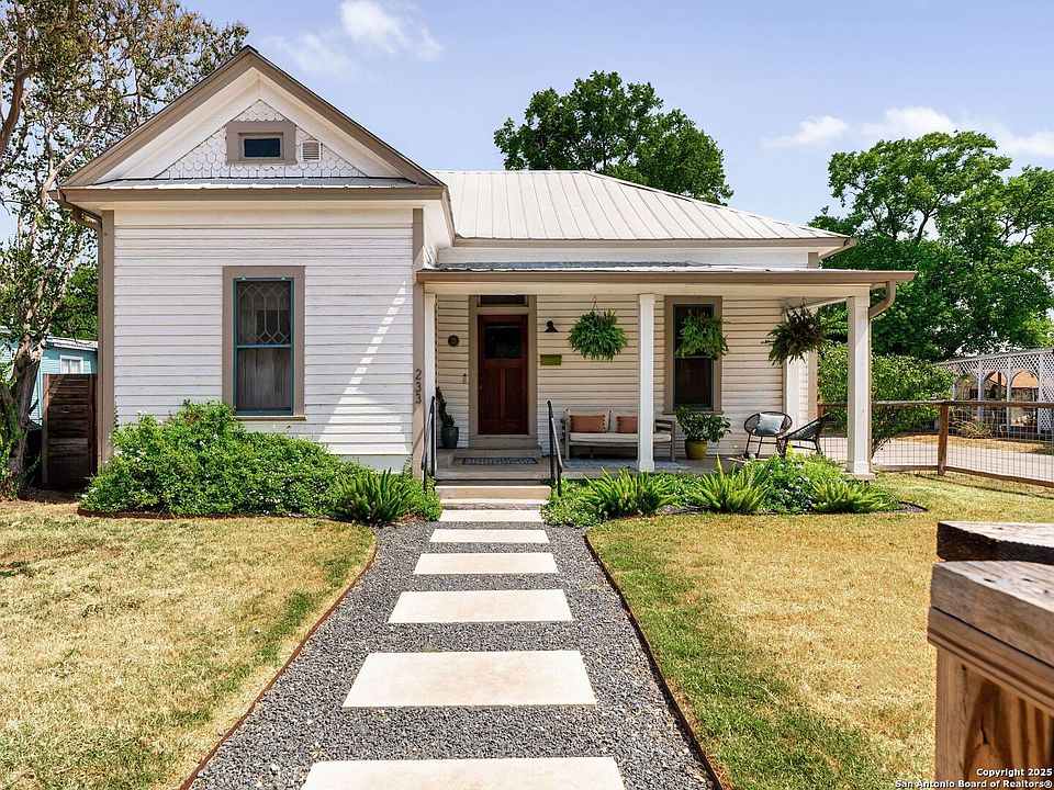 1st image of 233 Delaware Street