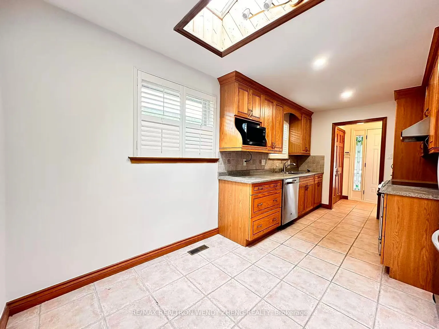 3 bed, $3,300 — Photo 4