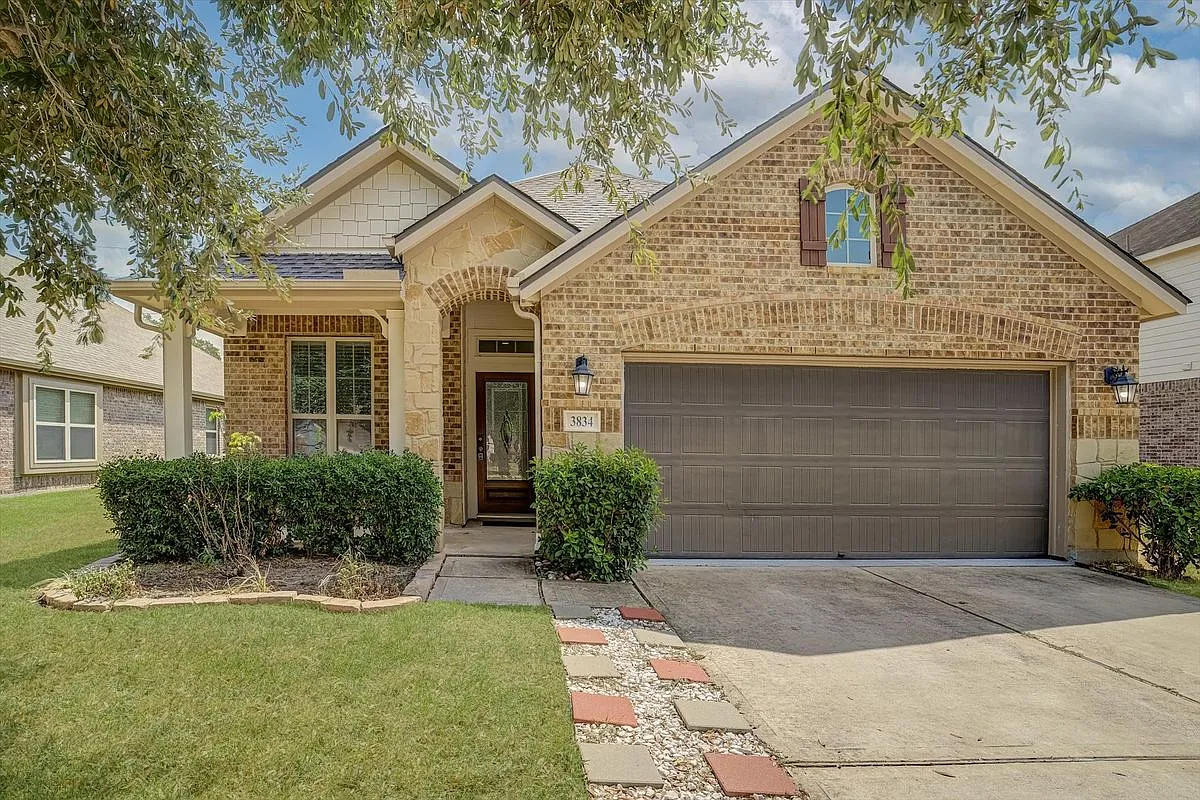 3 bed, 2.0 bath, 1757 sqft, $1,950 — Photo 4