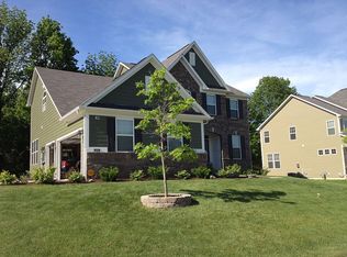 1226 Colinbrook Cir, Greenwood, IN 46143