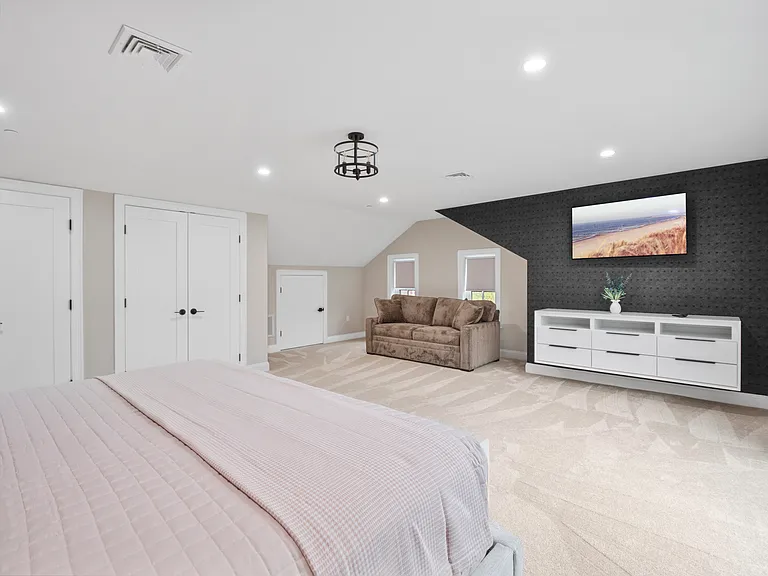 140 Middlesex St #3 — Photo 19