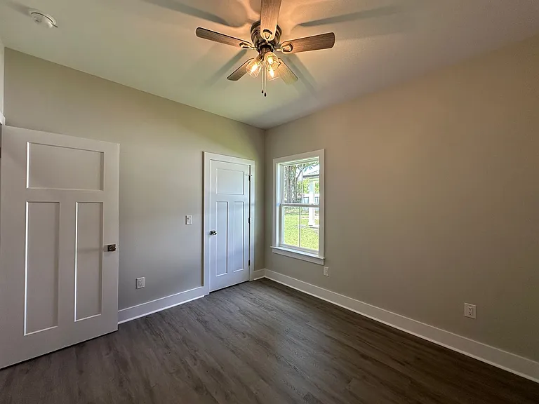 1332 Jackson St — Photo 15