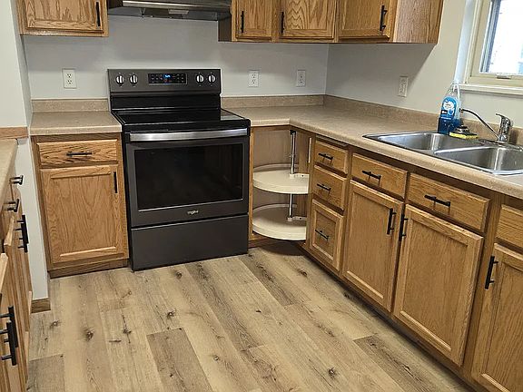 3rd image of 1011 Dewey Ave NE APT A