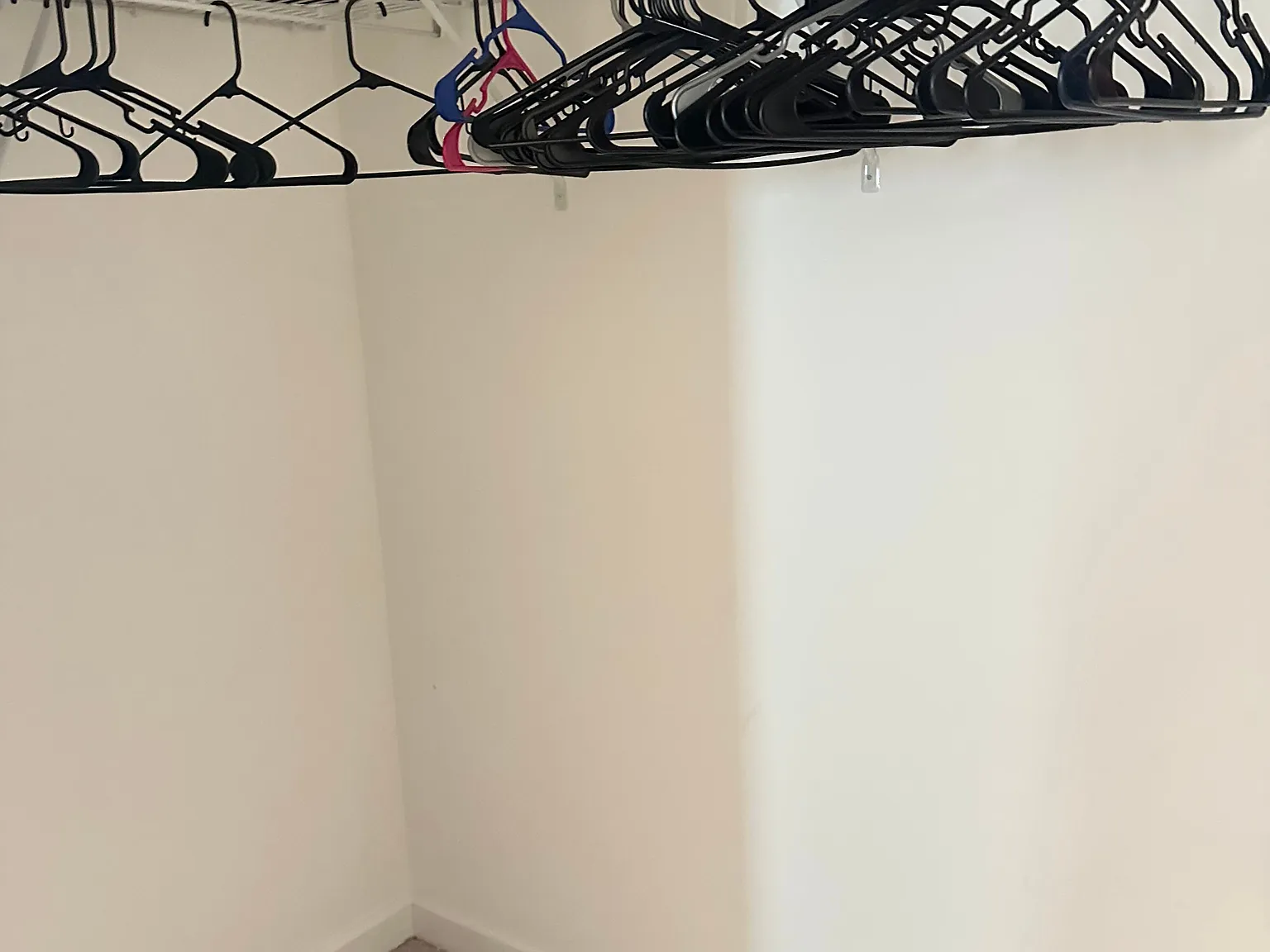 4 bed, 2386 sqft, $750 — Photo 3