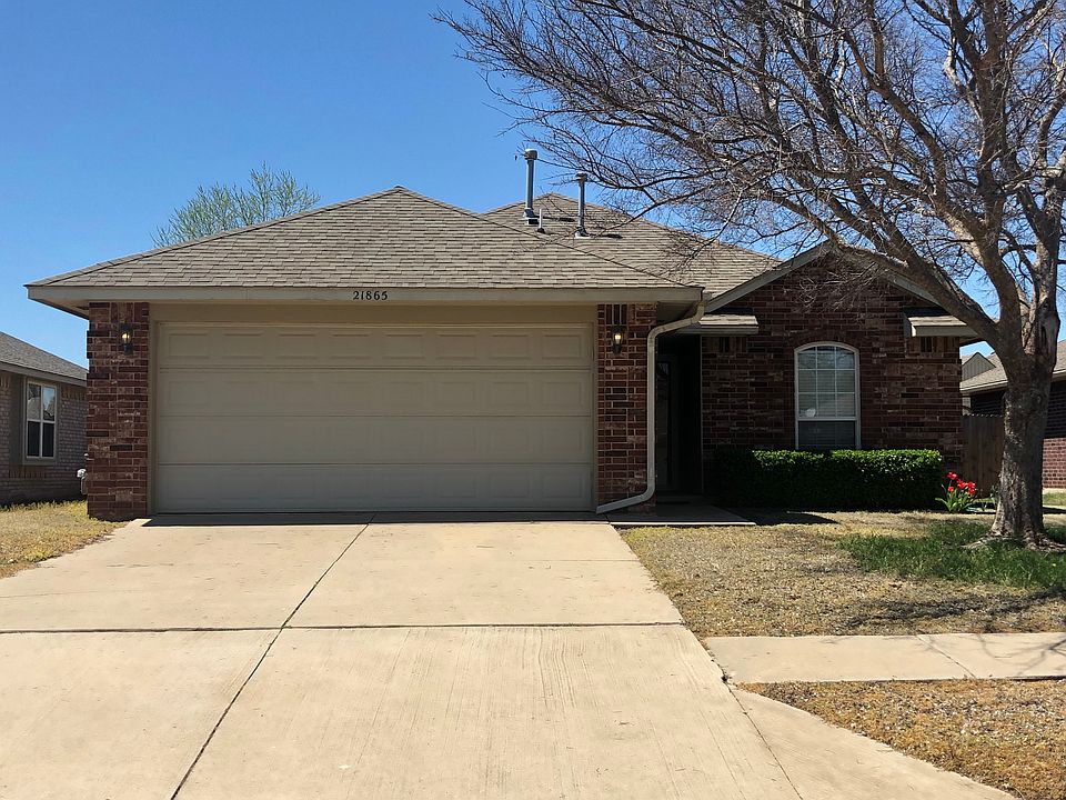 1st image of 21865 Pioneer Cir