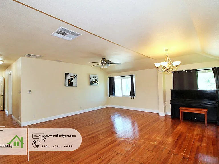 2391 Placer St #C — Photo 8