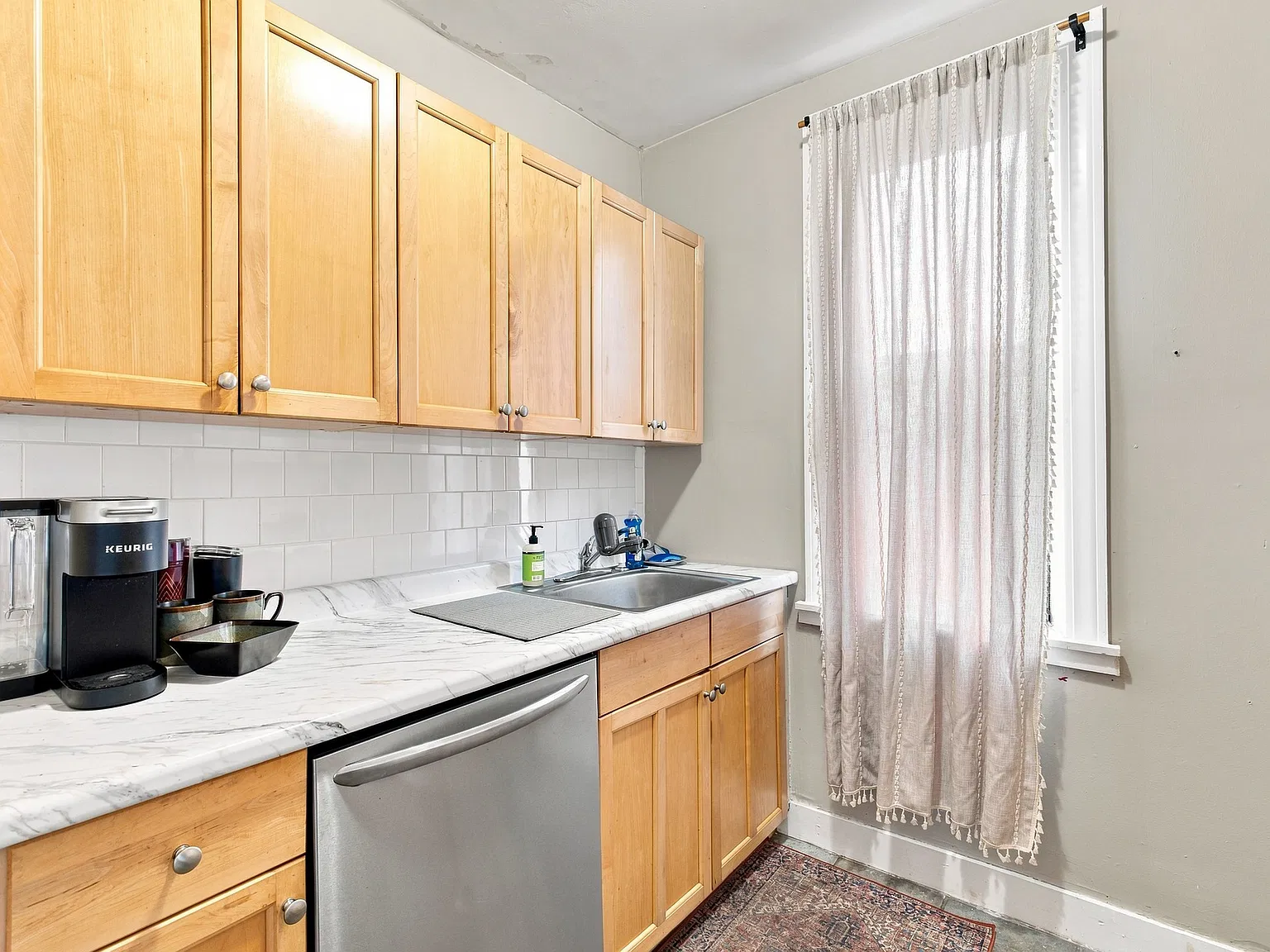 2 bed, 1250 sqft, $3,000 — Photo 3