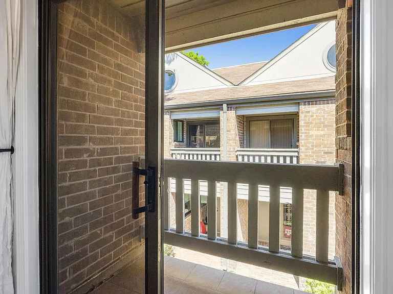 1114 Augusta Dr #1 — Photo 12