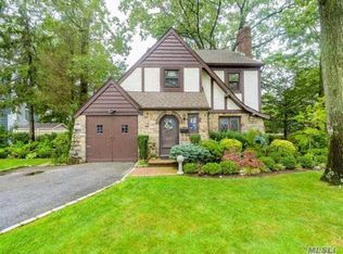 226 Foster Ave, Valley Stream, NY 11580