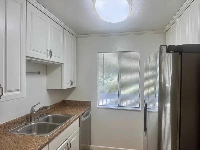 2 bed, 1.0 bath, 677 sqft, $2,495 — Photo 3