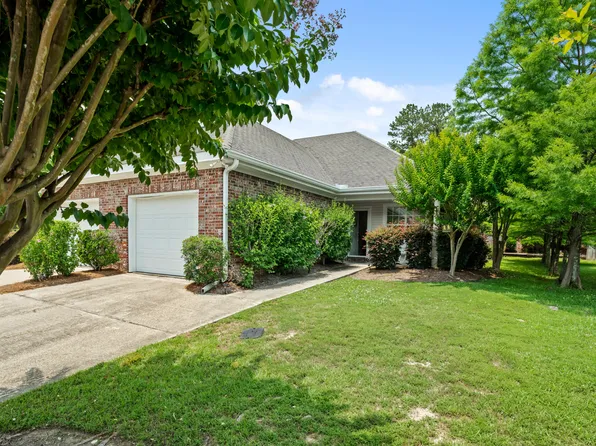 305 Sweetwater Ln, Hattiesburg, MS 39402