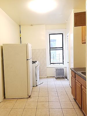 1st image of 378 Montgomery St APT 2